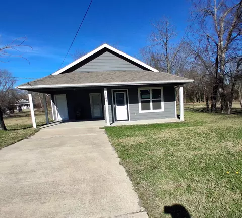 1102 Hemphill St, Greenville, TX 75401