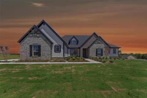 815 Valley Ridge Rd, Van Alstyne, TX 75495