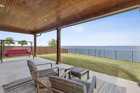 18142 Lakefront Ct, Forney, TX 75126