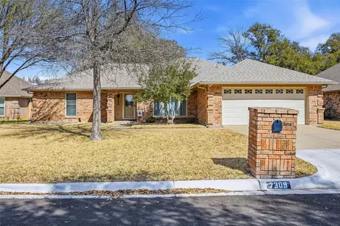 7309 Whitfield Ct, North Richland Hills, TX 76180