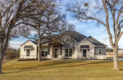 252 Oak Meadow Ln, Weatherford, TX 76085