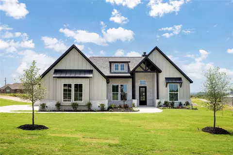233 Oak Meadow Ln, Weatherford, TX 76085