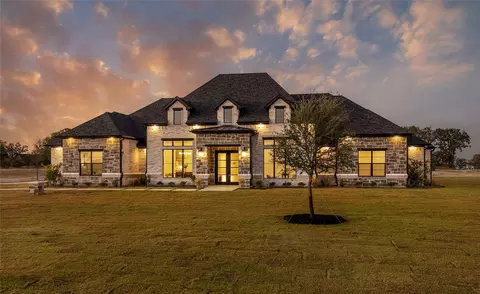 724 Cooper Trl, Weatherford, TX 76087