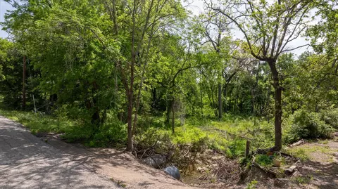 2923 Sycamore Ct, Granbury, TX 76048