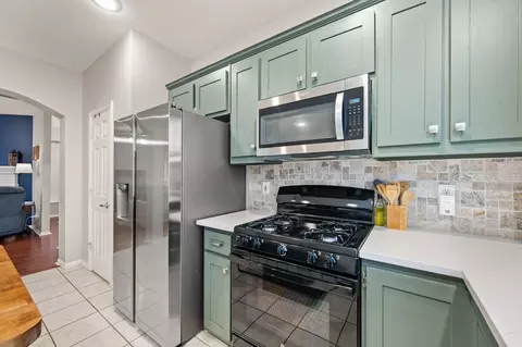Kitchen - 12033 Ringtail Dr, Fort Worth, TX 76244 photo 4 of 4