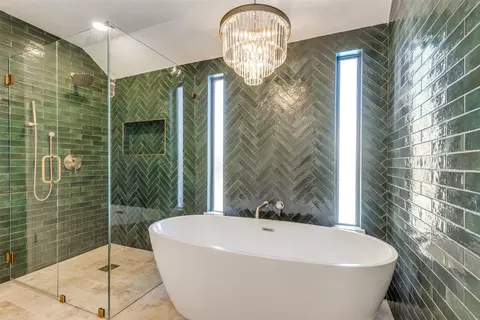 2307 Midway Rd, Arlington, TX 76011