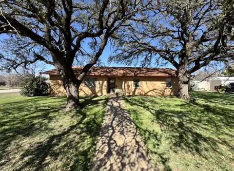304 W 8th St, Brady, TX 76825