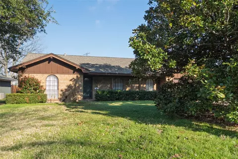 6236 Trail Lake Dr, Fort Worth, TX 76133