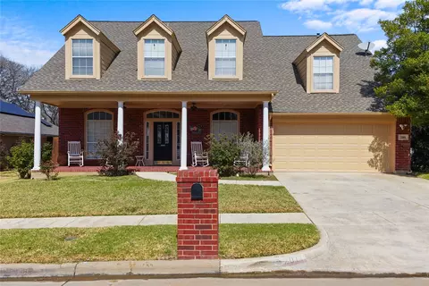 2011 Brianna Ln, Arlington, TX 76001