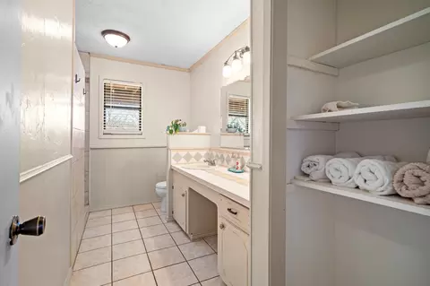 Bath - 101 Taylor St, Como, TX 75431 photo 2 of 2