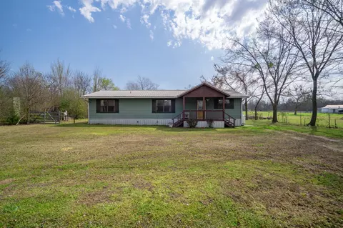 101 Taylor St, Como, TX 75431