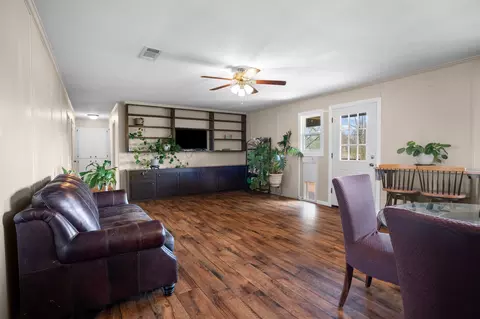 Living - 101 Taylor St, Como, TX 75431 photo 1 of 1