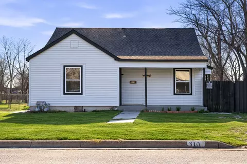 310 S Hampshire St, Saginaw, TX 76179
