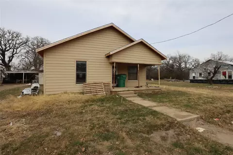 1207 W Main St, Eastland, TX 76448