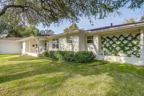 3772 Arroyo Rd, Fort Worth, TX 76109