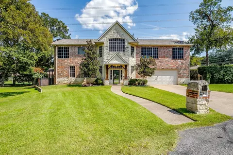 2234 Ivanhoe Cir, Grand Prairie, TX 75050