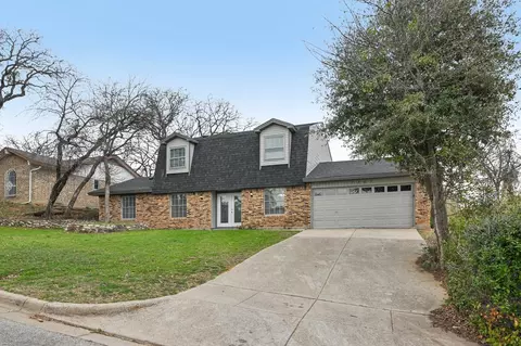 7367 Greenacres Dr, Fort Worth, TX 76112
