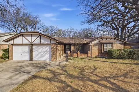 5917 Pleasant Wood Trl, Arlington, TX 76016