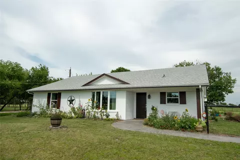 698 Hackberry, Van Alstyne, TX 75495