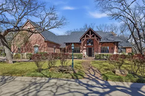 3375 Forest Glen Dr, Corinth, TX 76210