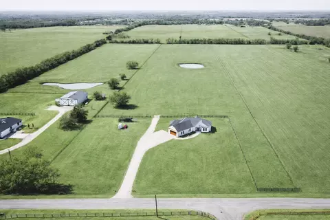 2415 Bucksnort Rd, Van Alstyne, TX 75495