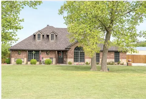 104 Smokey Br, Weatherford, TX 76085