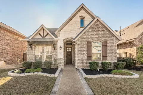 902 Enchanted Wood Dr, Arlington, TX 76005