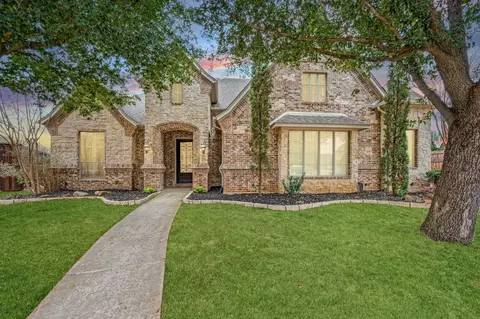 8205 Rio Bend Ct, North Richland Hills, TX 76182