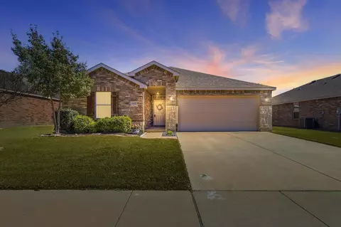 10008 Dolerite Dr, Fort Worth, TX 76131