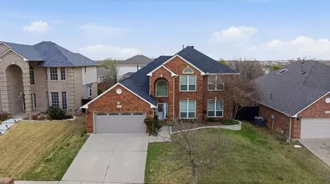 8728 Shadow Trace Dr, Fort Worth, TX 76244