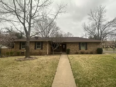 900 Tamara St, Athens, TX 75751