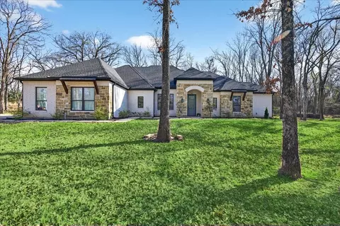 107 Oakbend Trl, Mabank, TX 75147