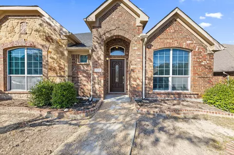 433 Castle St, Desoto, TX 75115