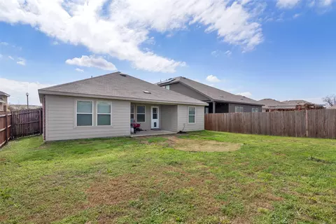 Exterior - 400 Evers Way, Denton, TX 76207 photo 2 of 3