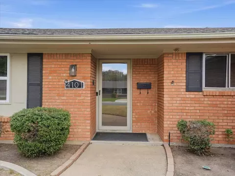 4101 Plantation Dr, Benbrook, TX 76116