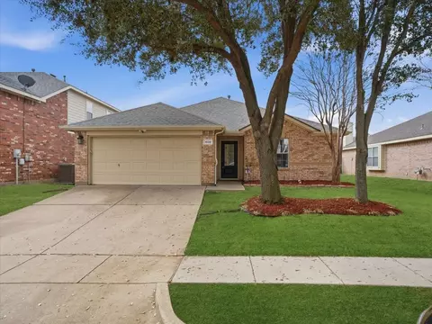 1039 Wood Brook Dr, Grand Prairie, TX 75052