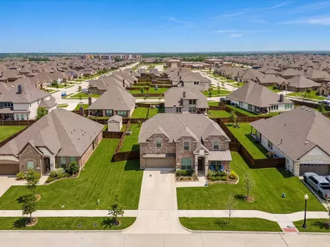 602 Dean Box Dr, Waxahachie, TX 75165