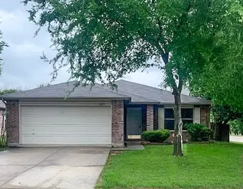 8213 Winding Stream Ln, Denton, TX 76210