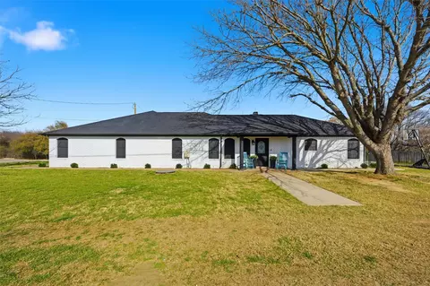 1211 Overlook Ct, Whitney, TX 76692