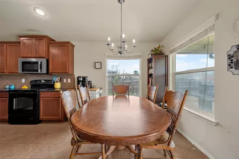 Dining - 10204 Marigold Rd, Waco, TX 76708 photo 2 of 3