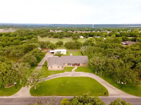 4 Buckskin Rd, Mineral Wells, TX 76067