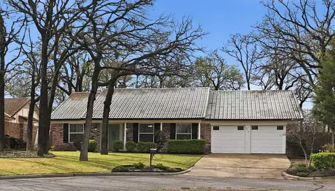 2316 S Pleasant Forest St, Arlington, TX 76015