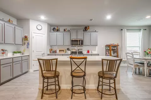 Kitchen - 1824 Millbrae Rd, Cleburne, TX 76033 photo 2 of 5