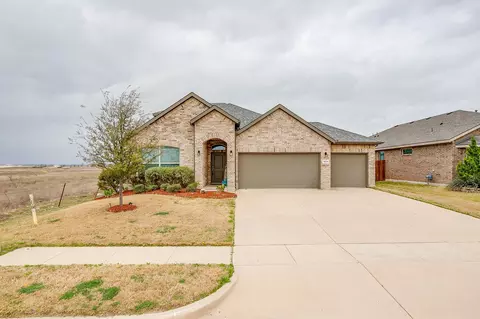 Exterior - 1824 Millbrae Rd, Cleburne, TX 76033 photo 3 of 8