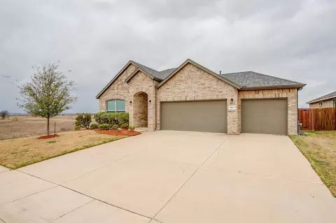 Exterior - 1824 Millbrae Rd, Cleburne, TX 76033 photo 4 of 8