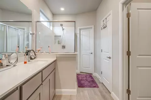Bath - 1824 Millbrae Rd, Cleburne, TX 76033 photo 1 of 4