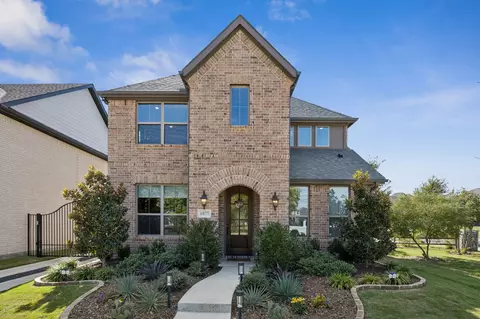 1877 Lakemont Dr, Van Alstyne, TX 75495