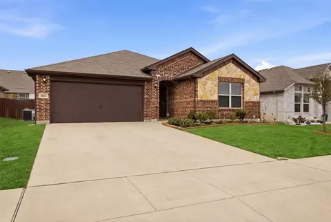 1016 Eastland Ln, Aubrey, TX 76227