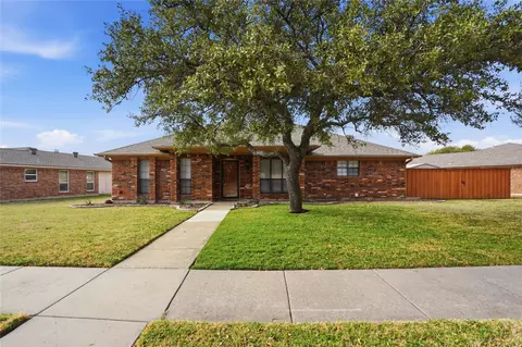 1004 Ledgemont Dr, Plano, TX 75025