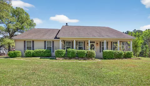 544 Red Strong Rd, Frierson, LA 71027